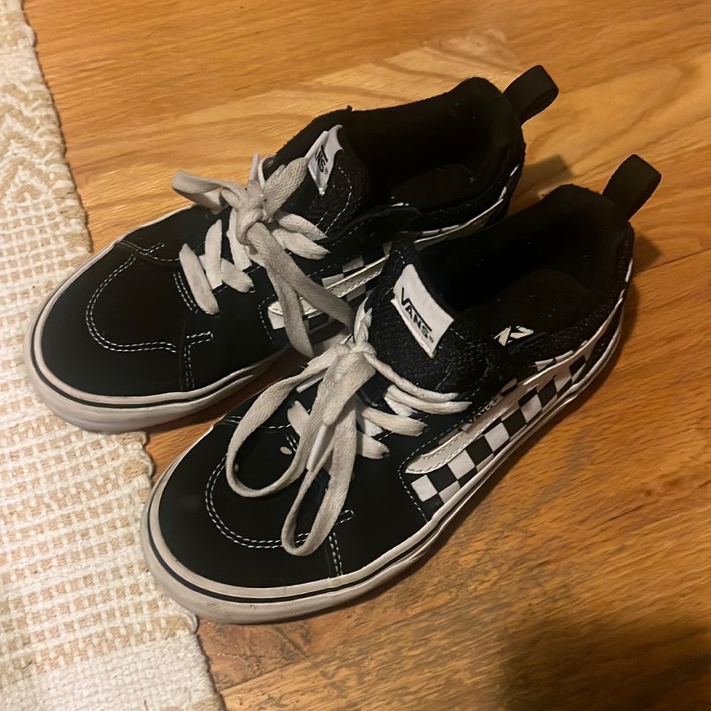 Boys Van’s size 4!! Great shape!!!